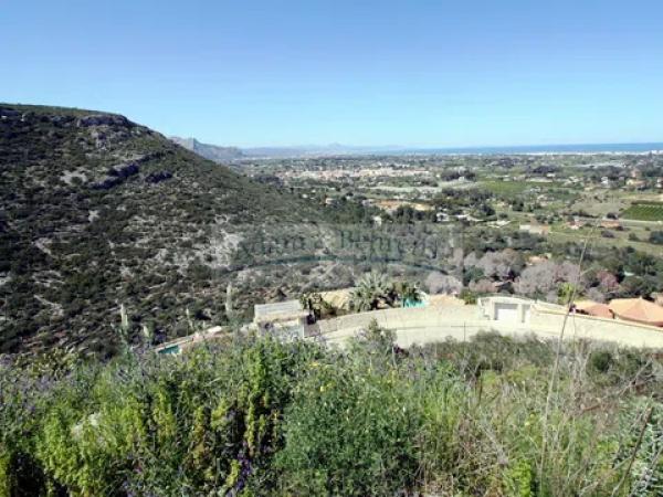 Terreno en calle Maia, 57