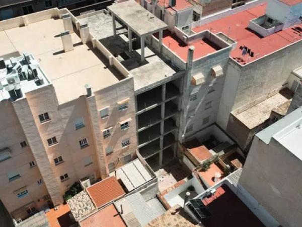 Terreno en calle de Maximilia Thous