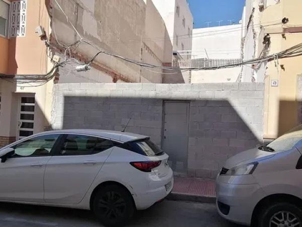Terreno en calle Ramón y Cajal, 49