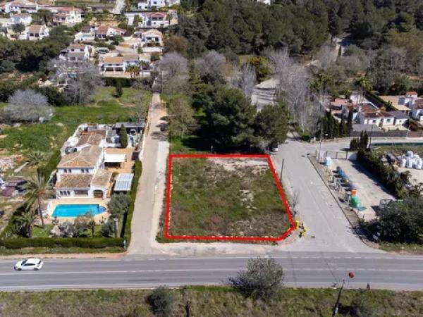 Terreno en Partida Comunes-Adsubia