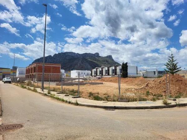 Terreno en calle Benissa