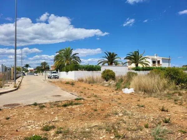 Terreno en calle Benissa