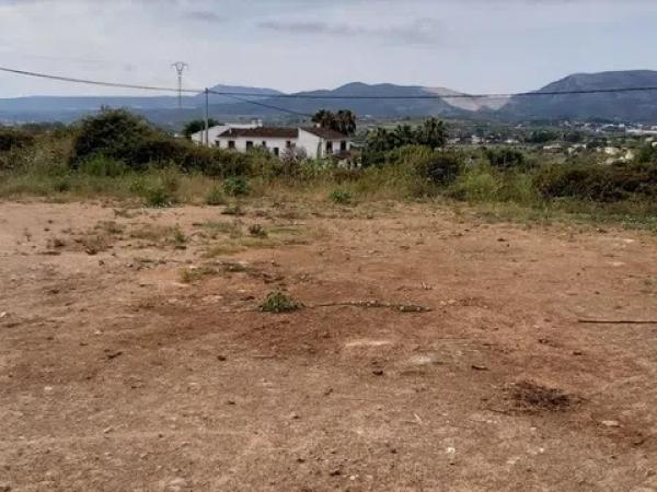 Terreno en calle del Pinaret