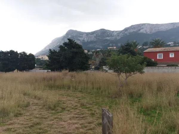 Terreno en calle Alcipe, 24 -30