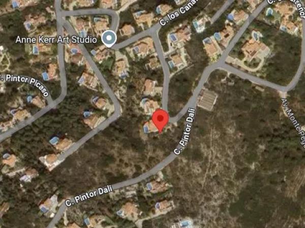 Terreno en avenida Monte Pego-Benimeli