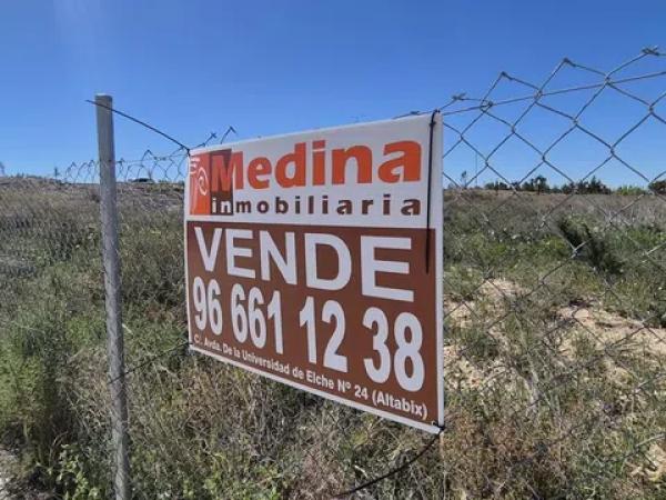 Terreno en Barrio Travalón