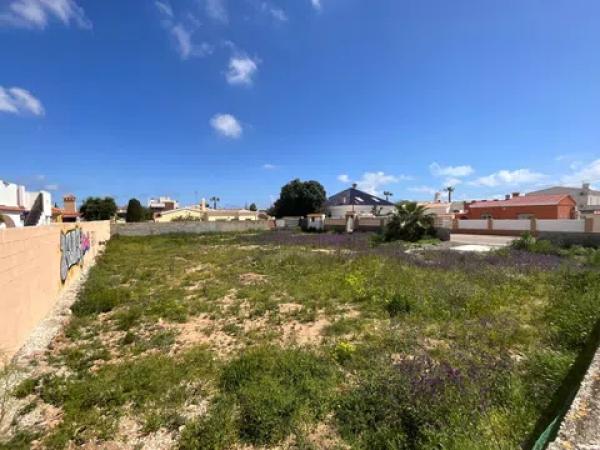 Terreno en avenida García Lorca