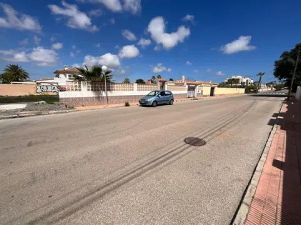 Terreno en avenida García Lorca