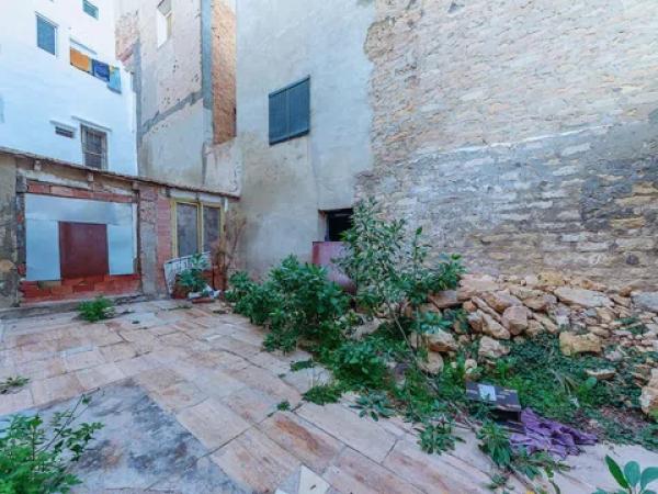 Terreno en calle de la Virgen del Lluch