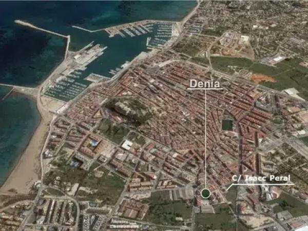 Terreno en calle Isaac Peral, 11