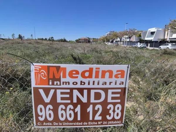 Terreno en Barrio Travalón