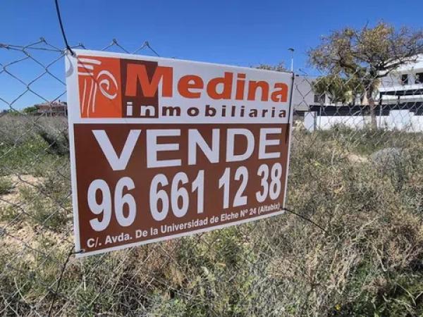 Terreno en Barrio Travalón