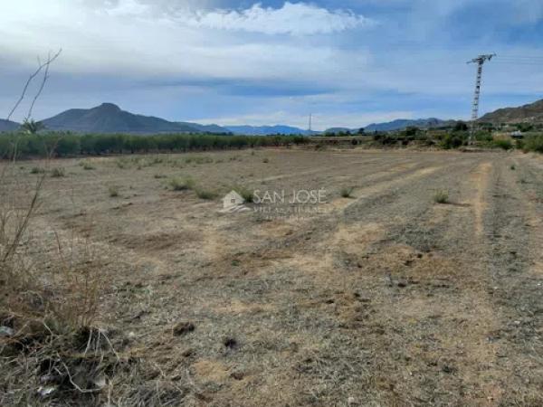 Terreno en Pedanías Oeste