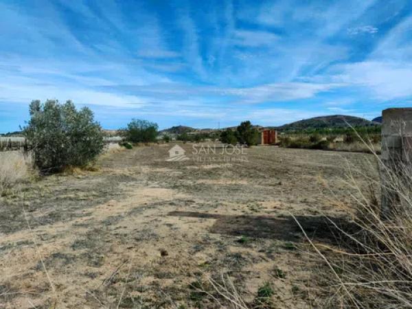 Terreno en Pedanías Oeste