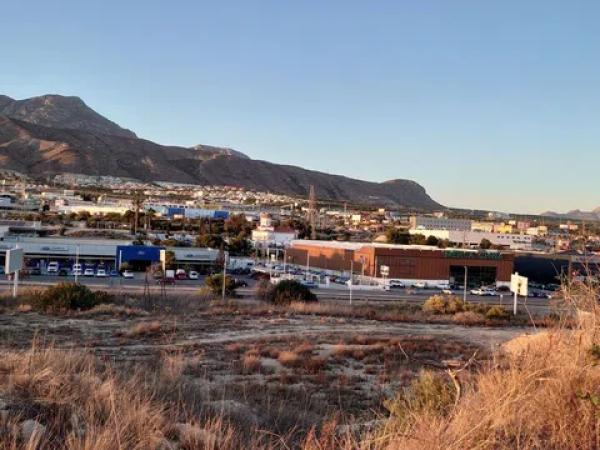 Terreno en Polígono Industrial (sector 32)