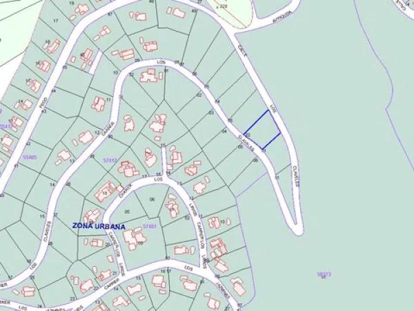 Terreno en calle los Claveles