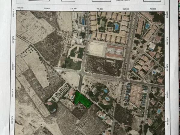 Terreno en calle de les Palmeretes, 26