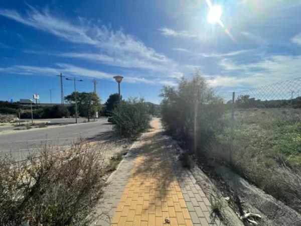Terreno en avenida del Camí de L'Alfás, 24 -e