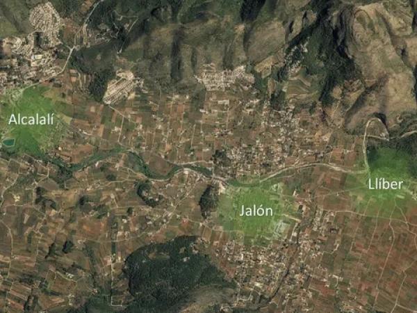 Terreno en via Sense Nom