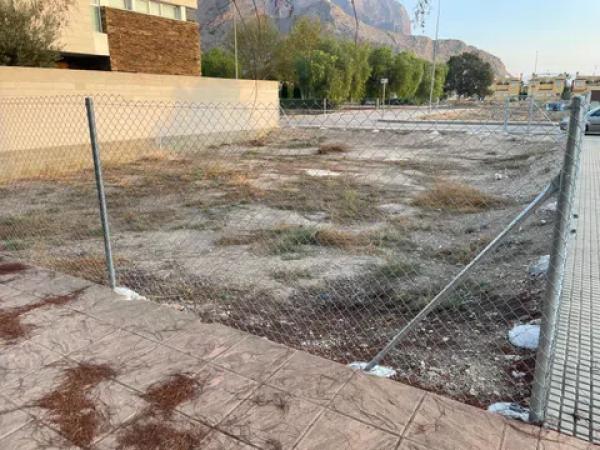 Terreno en calle Bélgica, 2