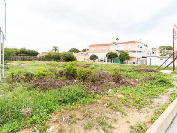 Terreno en calle Raúl Ferrnandez Giménez, 45 a