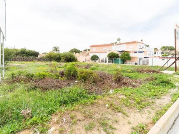 Terreno en calle Raúl Ferrnandez Giménez, 45 a