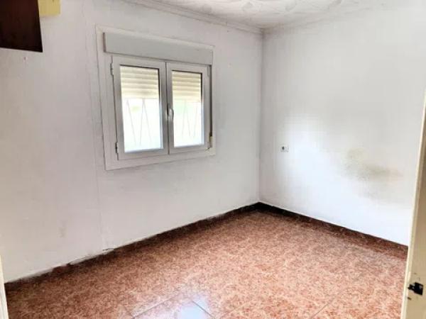 Terreno en calle Dorotea, 76