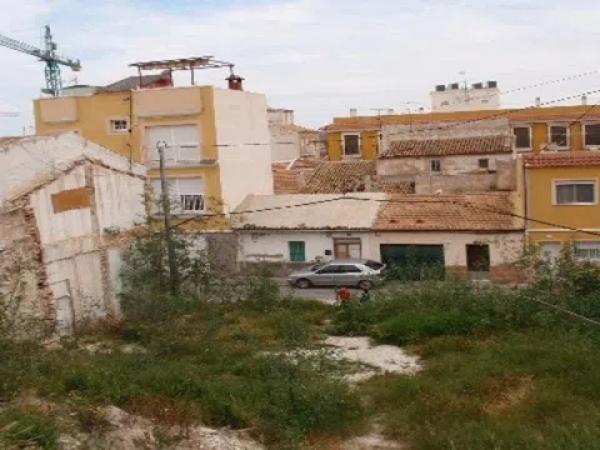 Terreno en calle Relleu