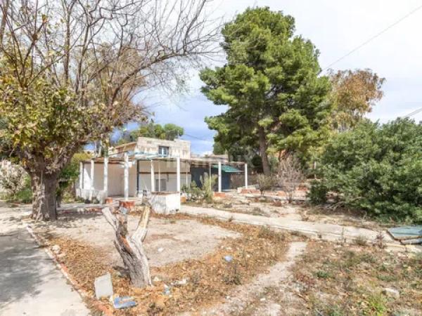 Terreno en camino de la Ermita