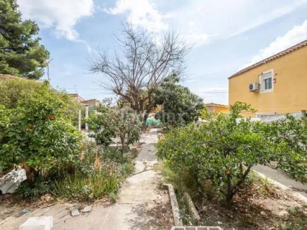 Terreno en camino de la Ermita