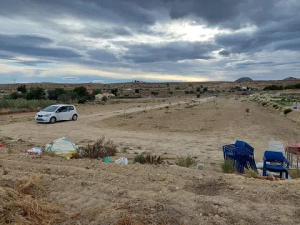 Terreno en camino de la Polvora