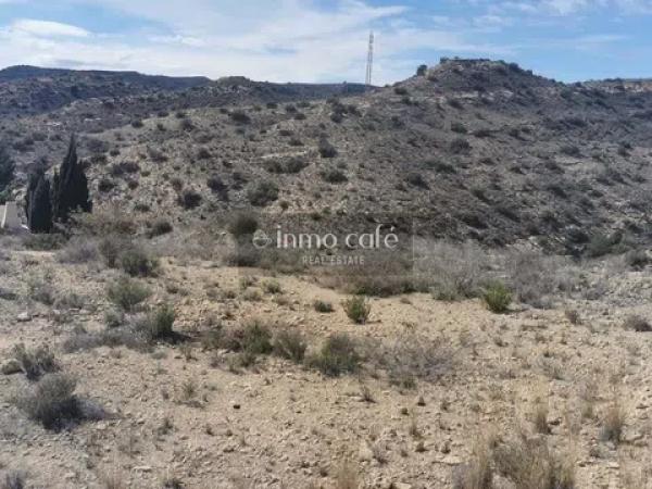 Terreno en Urb Montesol