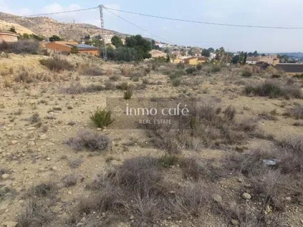 Terreno en Urb Montesol