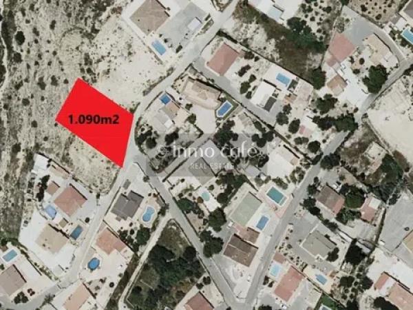 Terreno en Urb Montesol