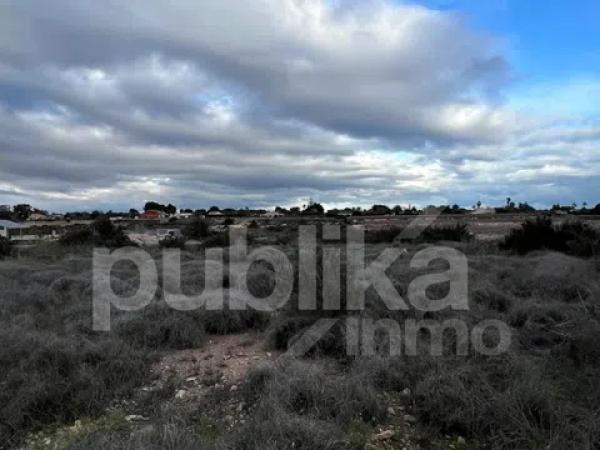 Terreno en camino de la Molineta