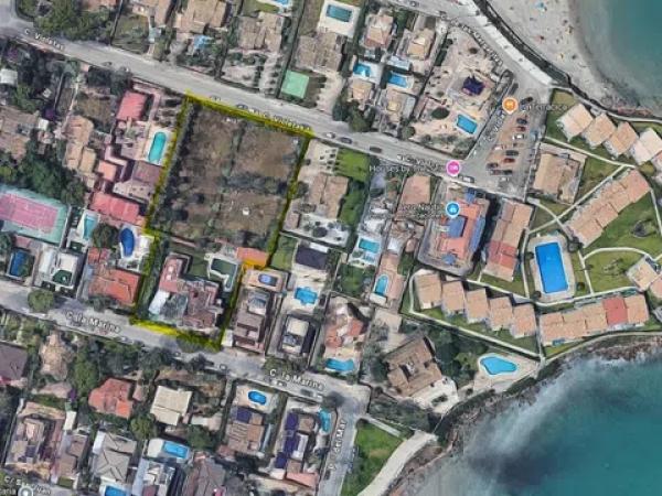 Terreno en calle la Marina