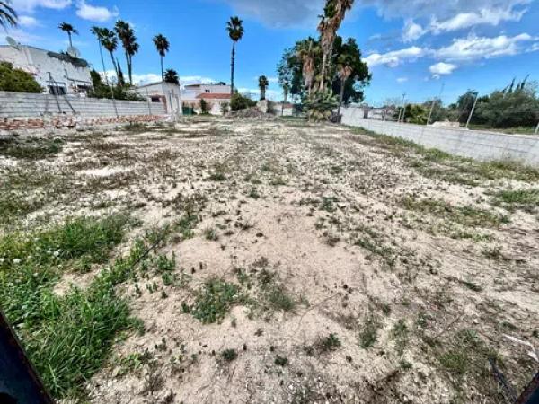 Terreno en calle Horaci