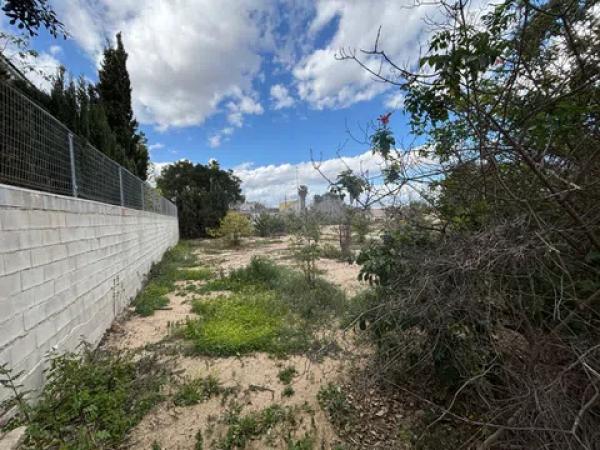 Terreno en calle Horaci