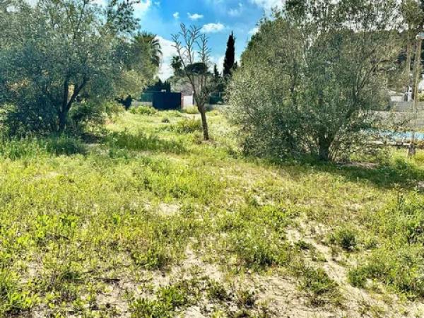 Terreno en calle Horaci