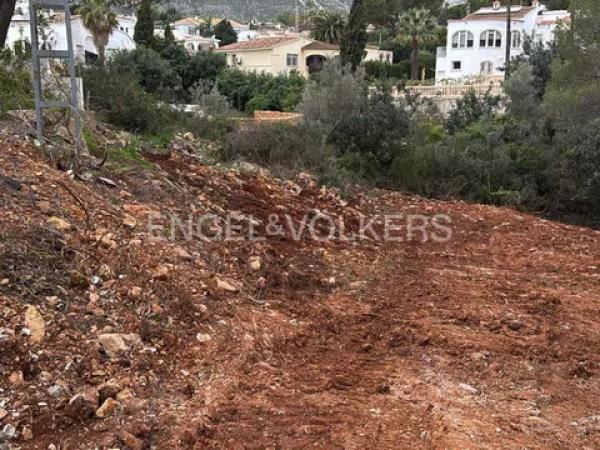 Terreno en calle Flor de Llimera