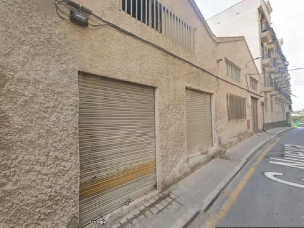 Terreno en calle Nou