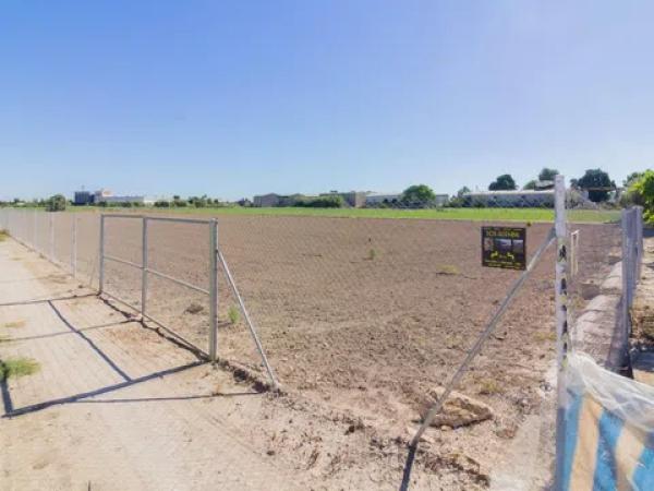 Terreno en calle Cervantes