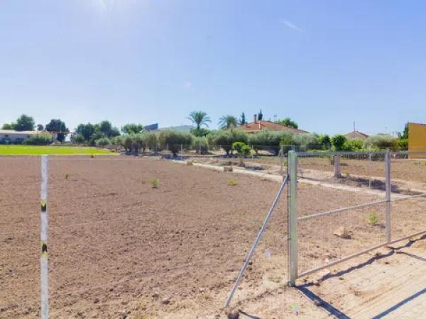 Terreno en calle Cervantes