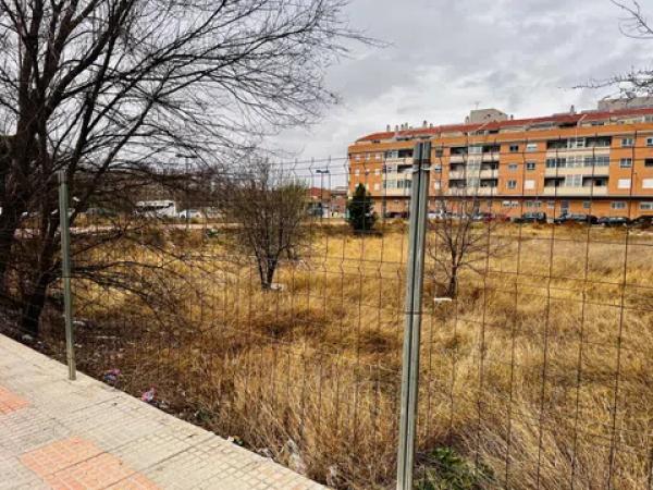 Terreno en calle Azorin s/n