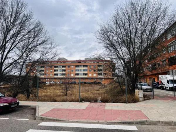 Terreno en calle Azorin s/n