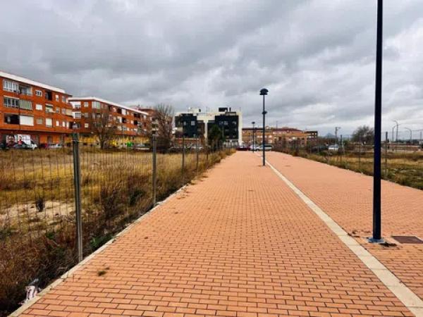 Terreno en calle Azorin s/n