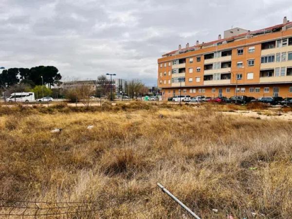 Terreno en calle Azorin s/n