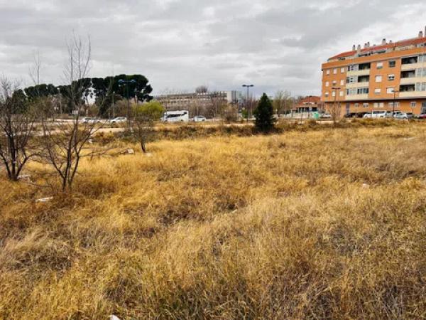 Terreno en calle Azorin s/n