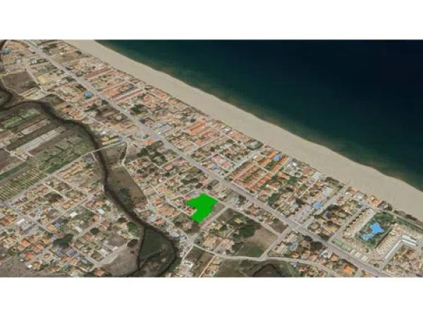 Terreno en calle Riu de La Sénia