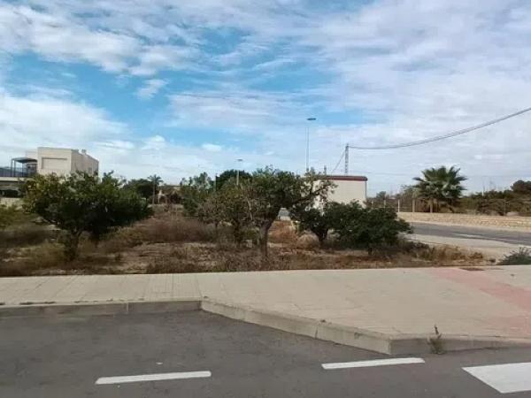 Terreno en calle de la Pau